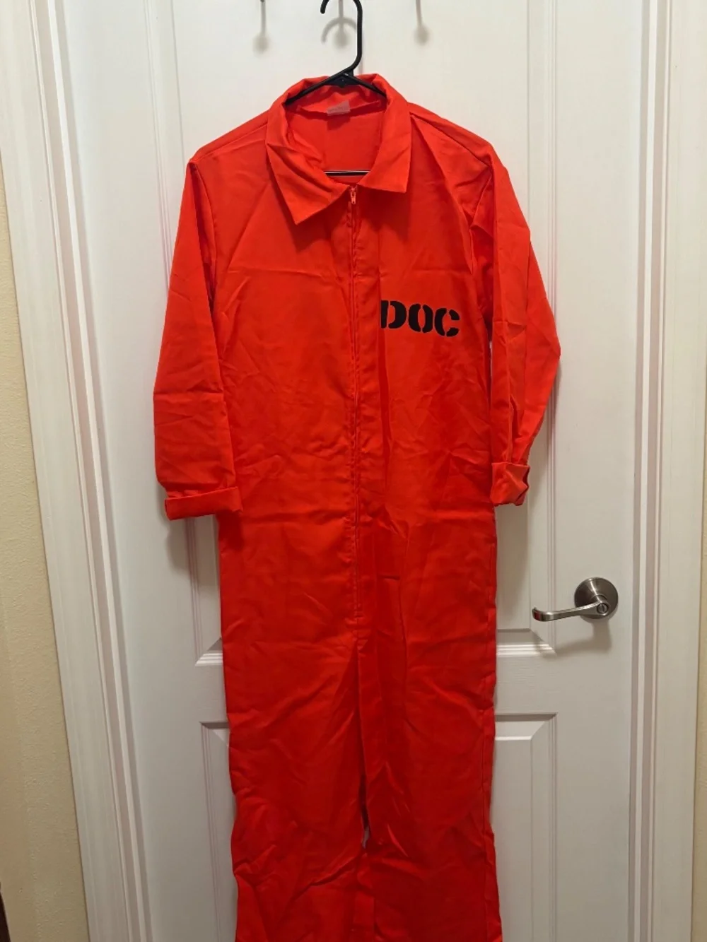 Spirit Halloween Escaped Convict Costume Orange Prisoner Jumpsuit Size Teen